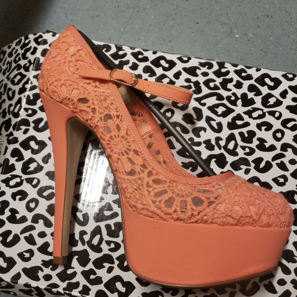 Heels - Picture 2 of 2